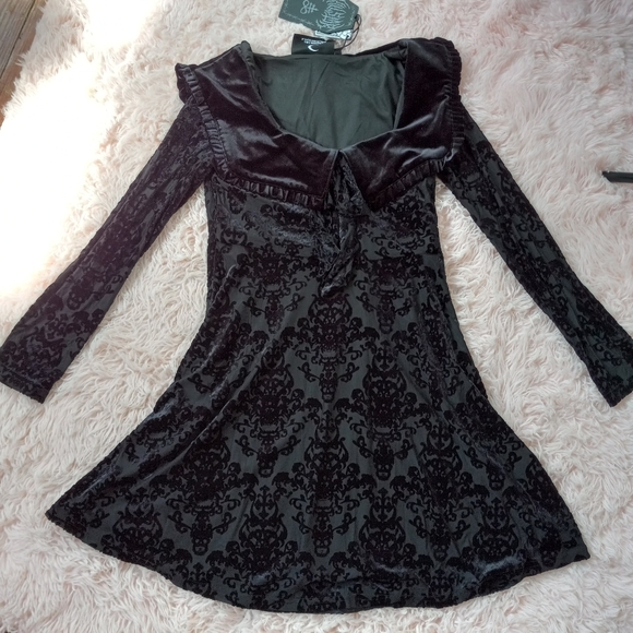 SOLD! Killstar velvet soft Lydia Deets inspired dress w/Victorian skull design - Picture 5 of 13